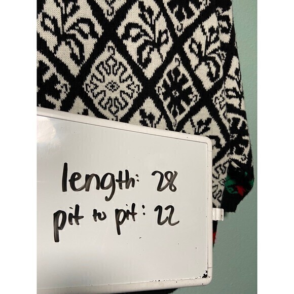 Vintage Unisex Sweater Exchange Black and White Mistletoe Pattern Sweater Small - Picture 11 of 11